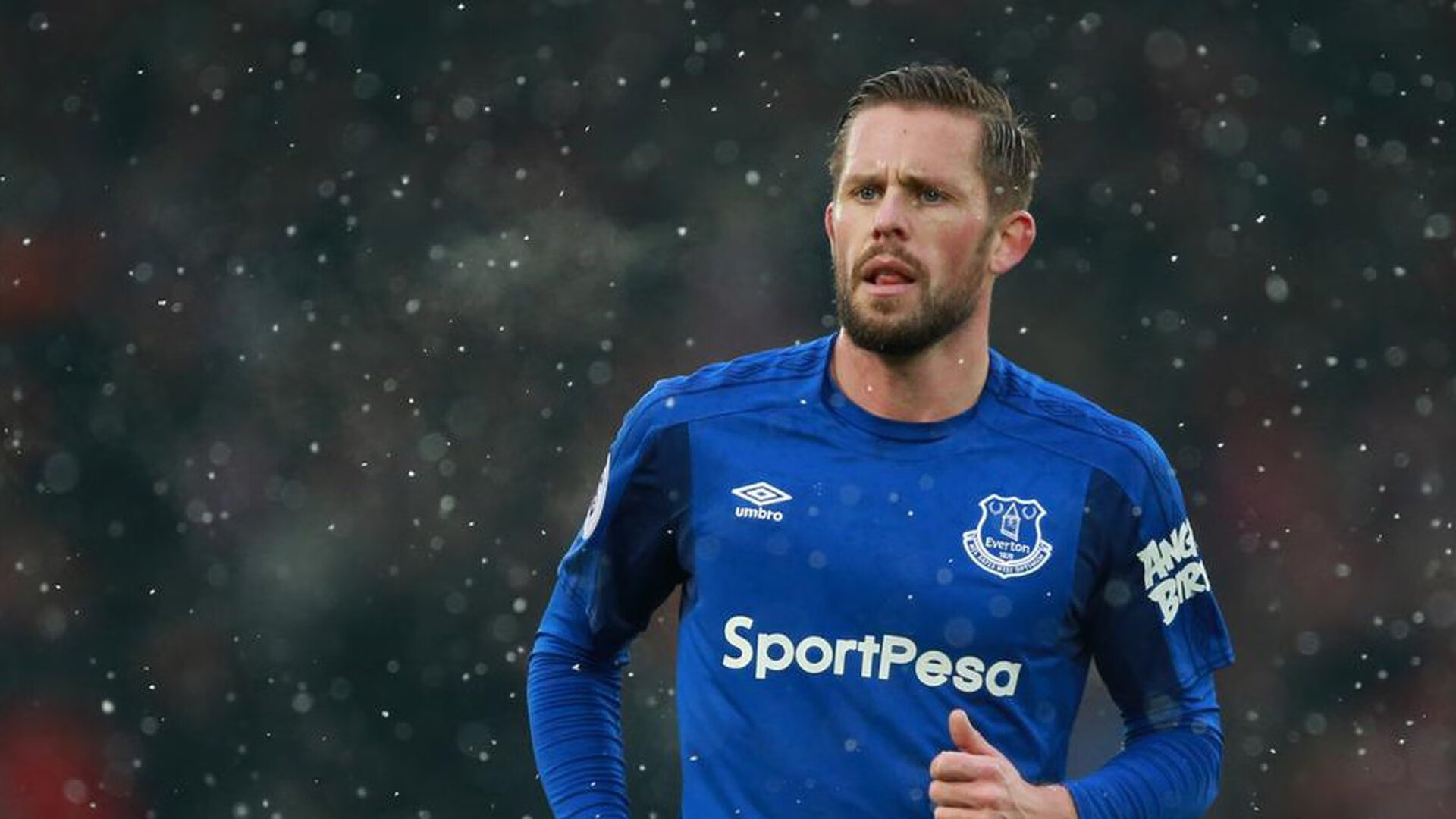 法比尼奥压制级发挥，丹麦强势晋级，日本足球的启示与挑战