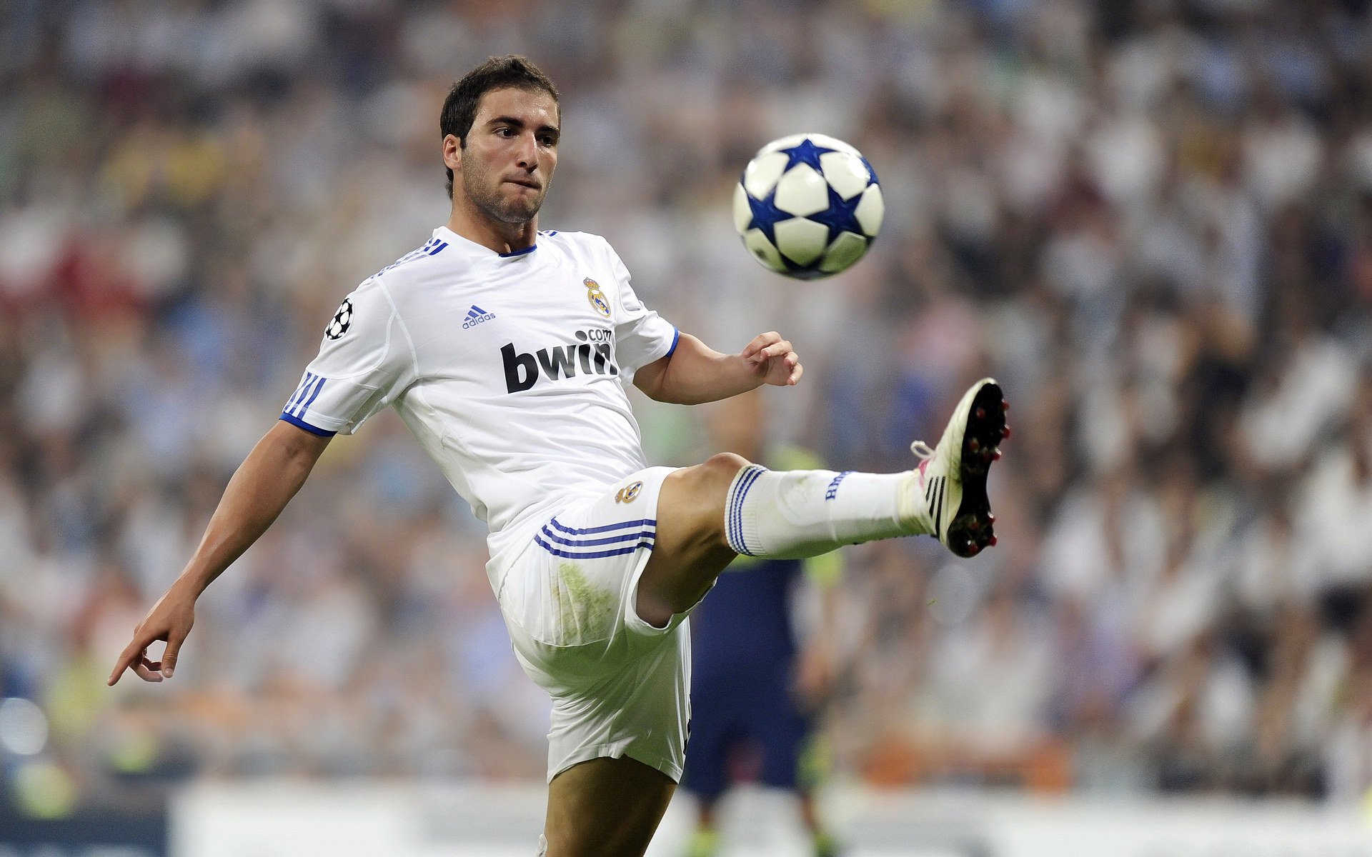 绿茵场上的奇迹与传承，德国逆转巴萨，孙兴慜刷新纪录的双重启示